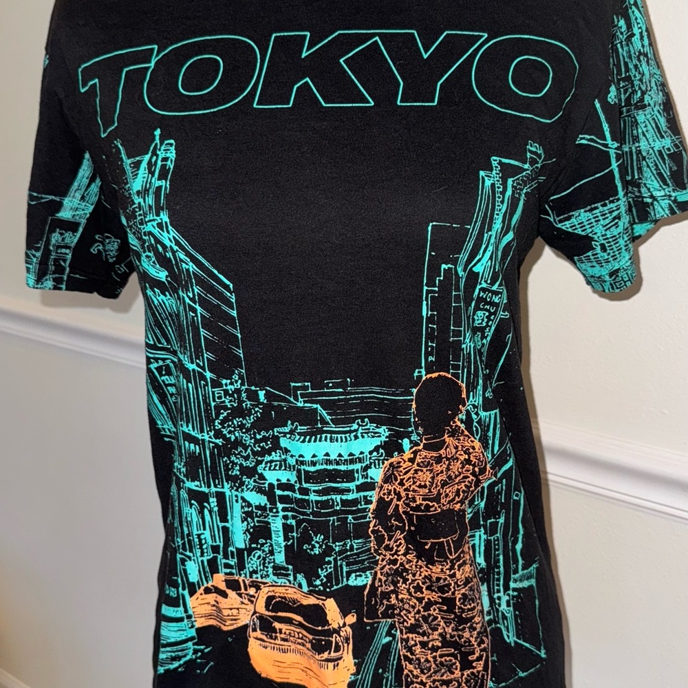 Fresh Laundry Tokyo Skyline Graphic Tee – Size S